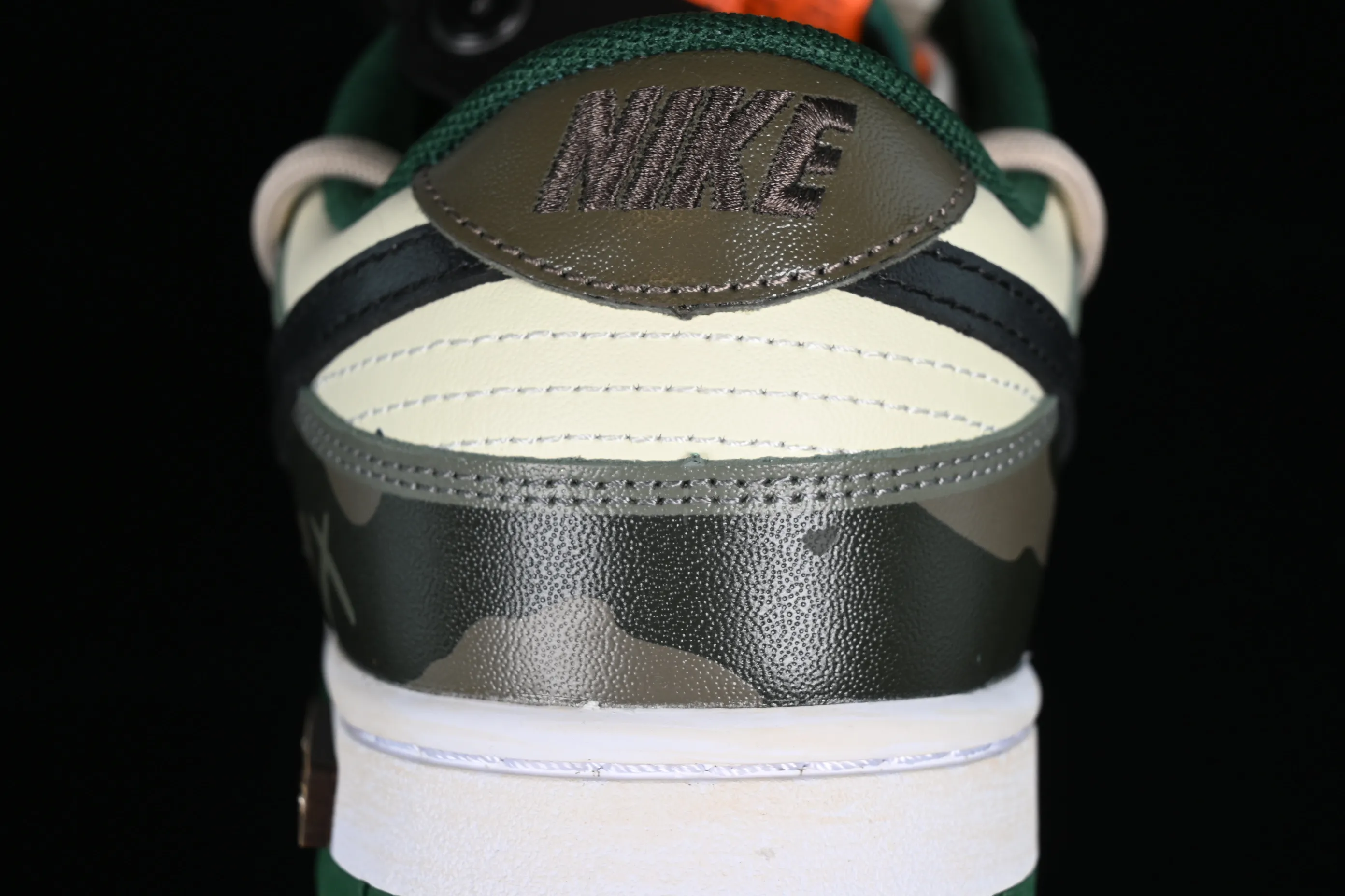 All Categories Nk SB Dunk Series Nk SB Dunk Low Low-top sneakers Nk Dunk Low Panda Prank Jungle Crossing Wilderness Ore Morandi Army Green Retro SB Strap Low-top Casual Shoes DD1391-300